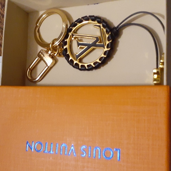 Louis Vuitton Circle Porte Cles-Berry LV Bag Charm Key Chain Key Holder - Picture 1 of 9